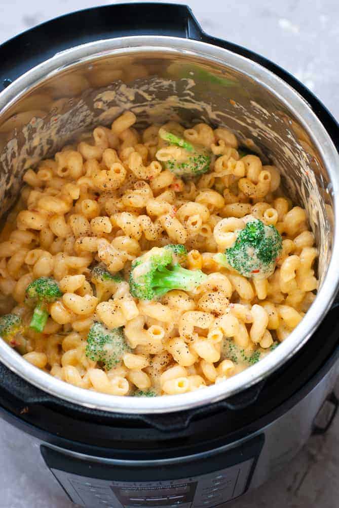 Mac and cheese with broccoli in the iinstant pot