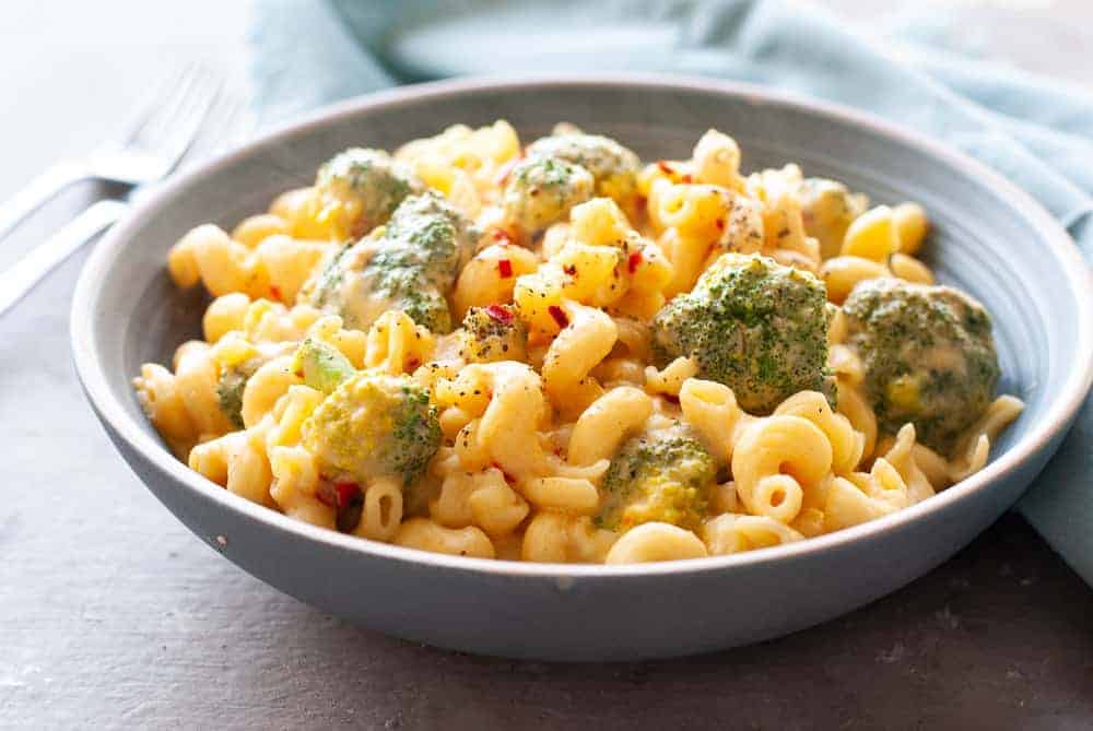 Mac and cheese with broccoli in bowl