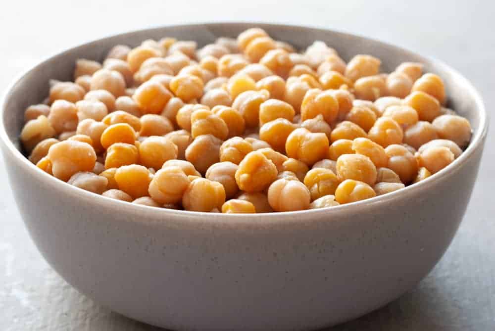 cooked chickpeas in bowl