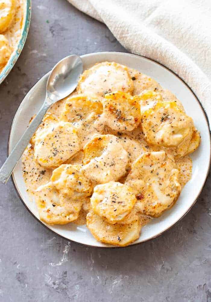 scalloped potatoes in a plate