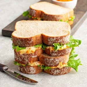 chicken and mayonnaise sandwich
