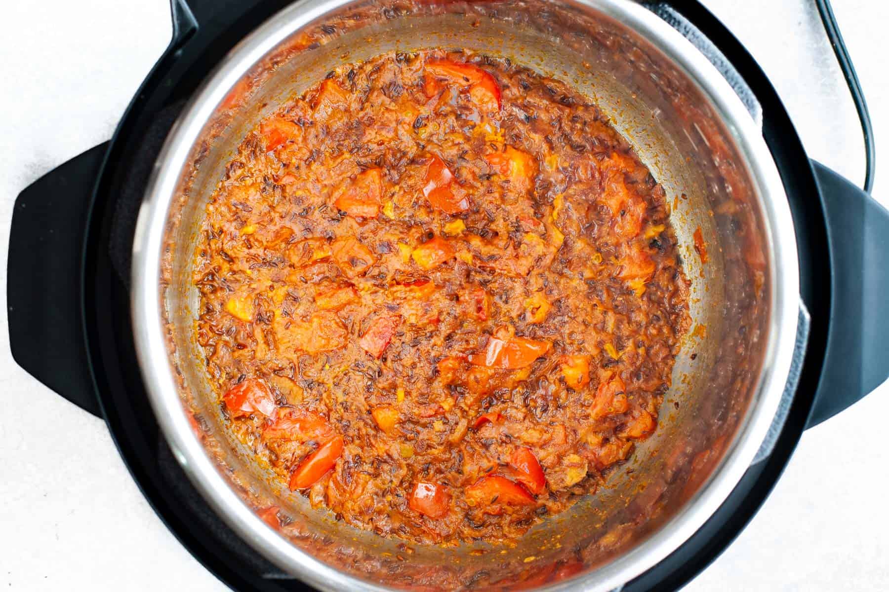 onion-tomato masala for aloo gobi in instant pot