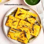 dhokla in plate