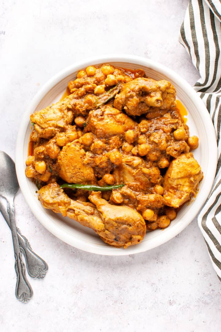 Murgh Cholay (Chicken and Chickpea Curry) | Indian Ambrosia